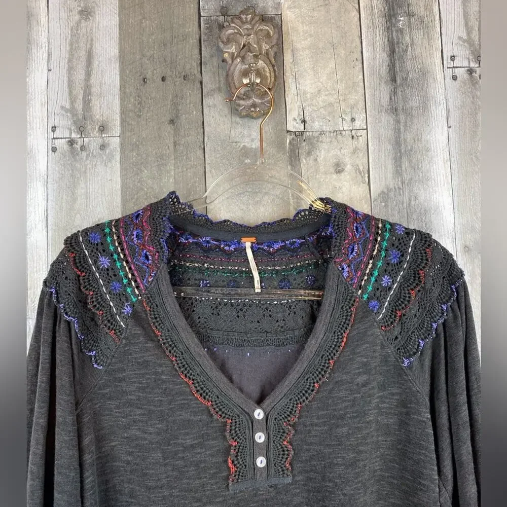 Free People Siesta Fiesta Crochet Top in Black Combo Size XS.